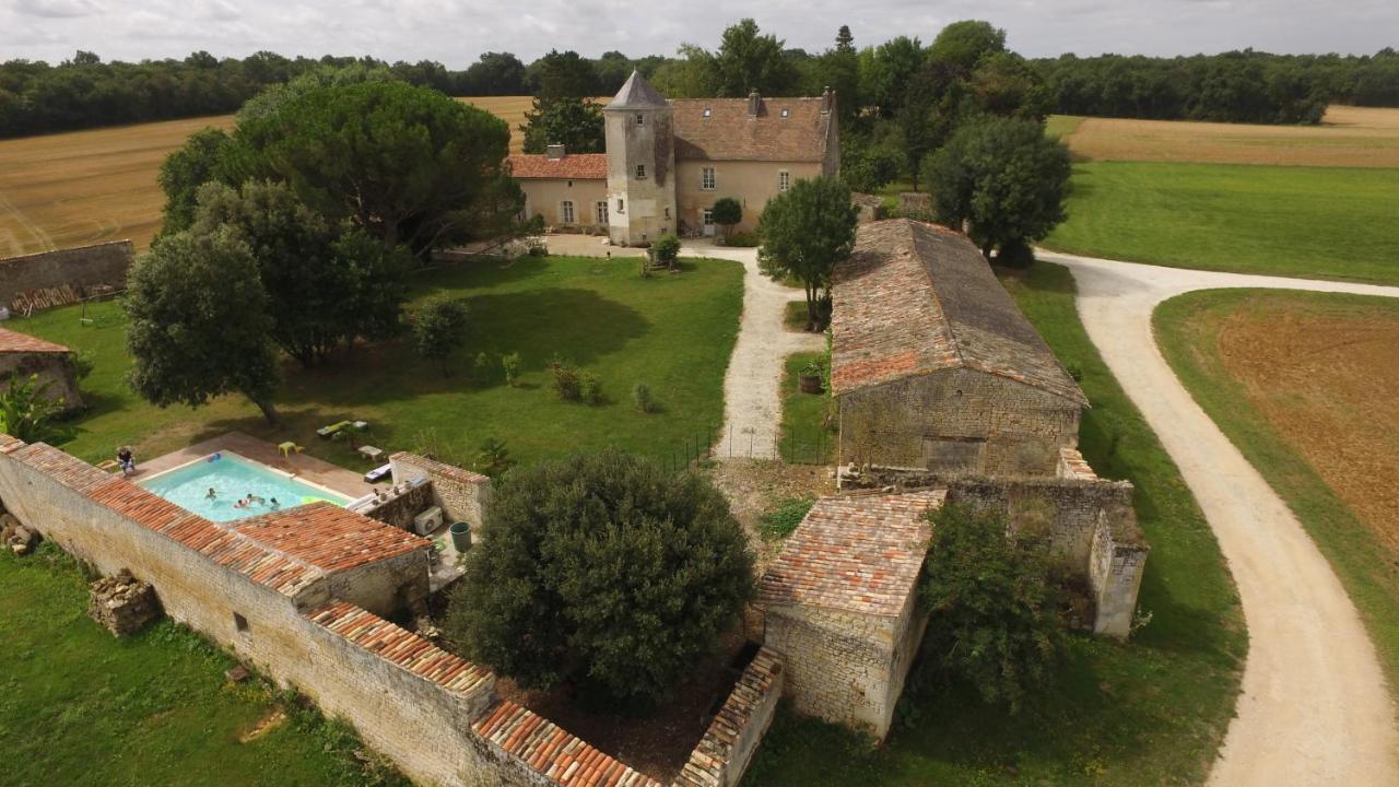 Gite Du Chateau De Pernan Avy Dış mekan fotoğraf
